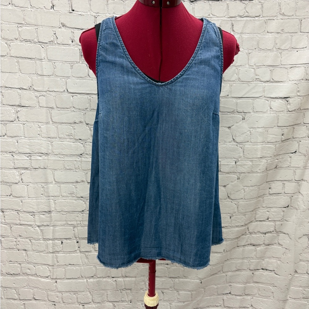 Fourteenth Place Chambray Denim V-Neck Sleeveless Raw Hem Tank Top S/P
